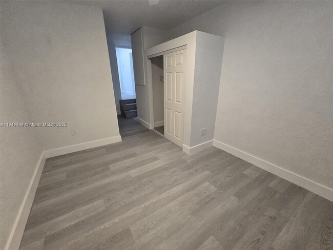 Building Photo - 1637 SW 17th St