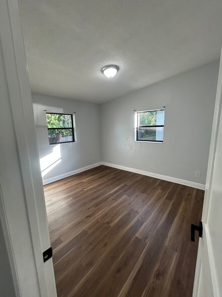 Building Photo - 1503 Noble Pl