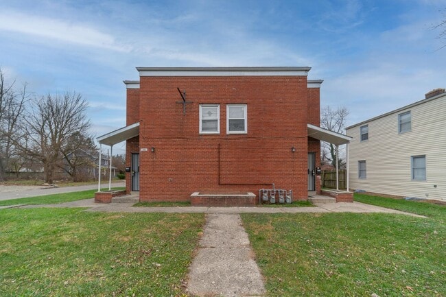 Building Photo - 3334 Maize Rd
