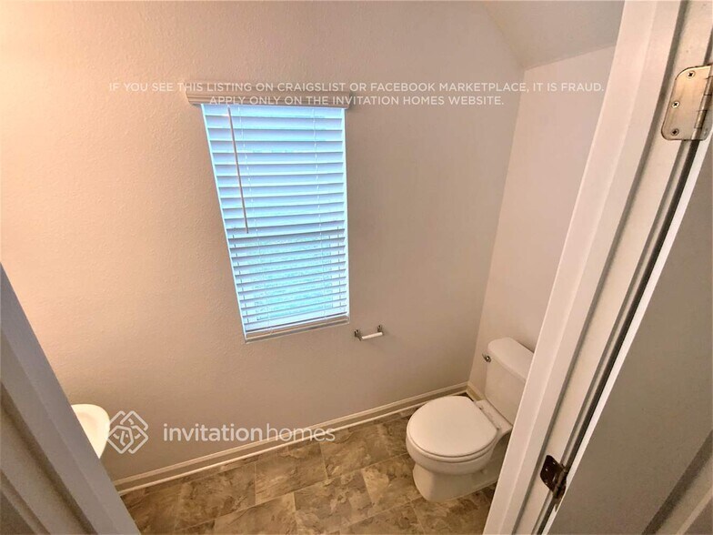 Building Photo - 212 Sawmill Forest Ct