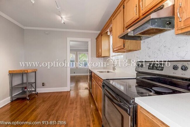 Building Photo - Rockhill Gardens Beauty-