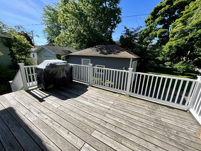 Building Photo - 602 Howard Ave