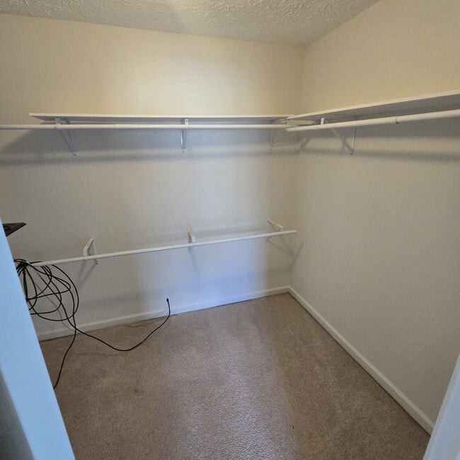 Building Photo - "Charming 3-Bed Retreat with 2.5 Baths on Cimmaron Court, Hampton!"