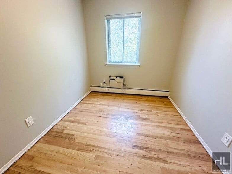 Building Photo - South Canarsie 4 Bed/2.5 Bath Beautiful Ho...