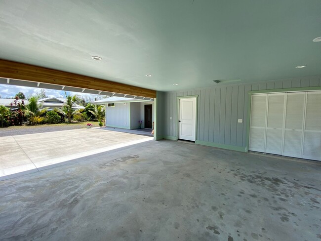 Building Photo - 3-Bed, 2-Bath Custom Furnished Home-Turn K...