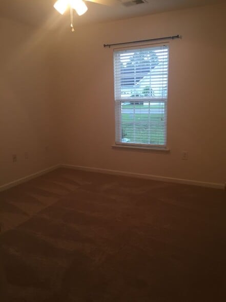 Building Photo - 3905 Camden Dr