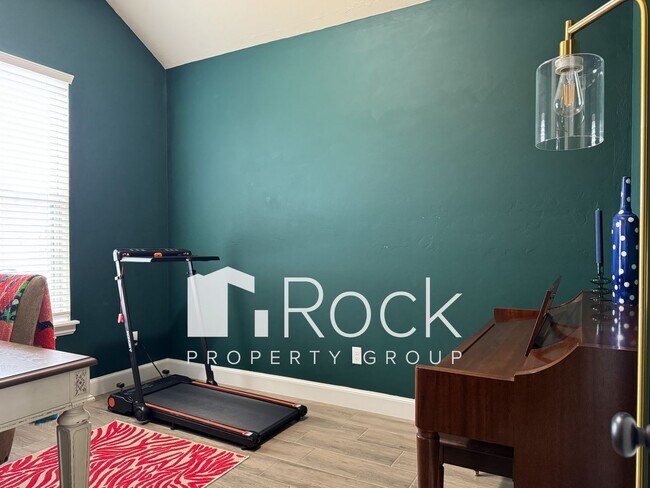 Building Photo - Beautiful 3 Bedroom Home with Study in Westmoore Area of OKC *HALF OFF 1st Month's Rent*