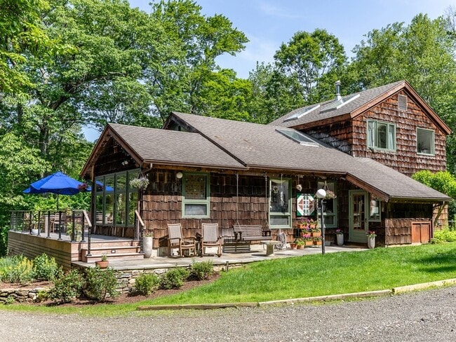 Primary Photo - 203 Brick School Rd