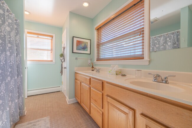 Primary Double Sink Bathroom - 275 Kimberly Ave