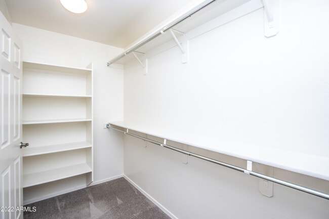 Building Photo - 261 N Sandal