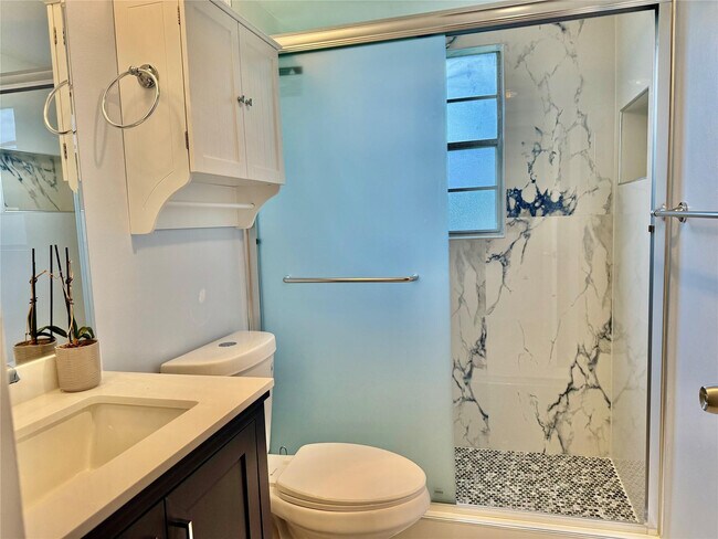 Building Photo - 417 Mansfield I