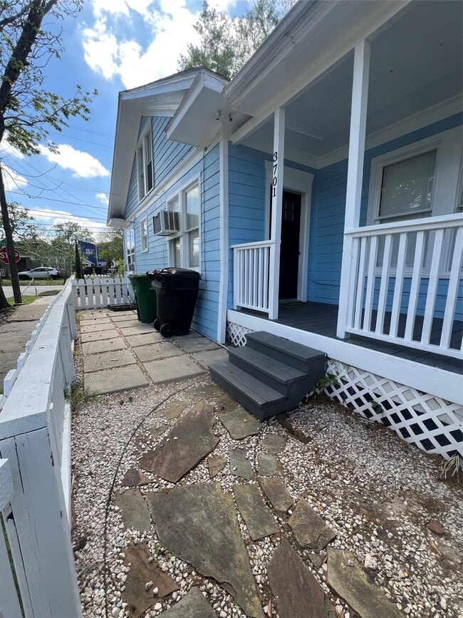 Building Photo - 3701 Bradley St