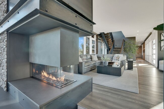 Building Photo - Contemporary Fully Furnished Four Bed Four Bath Masterpiece in Tetherow