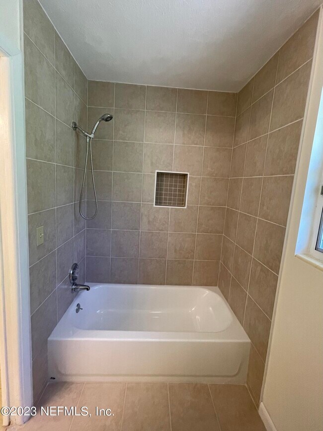 Building Photo - 5391 Golf Course Dr