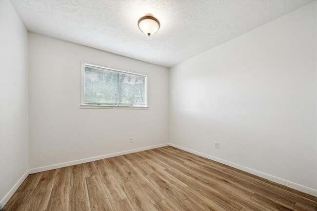 Building Photo - 4225 Fairwood St