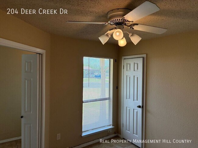 Building Photo - 204 Deer Creek