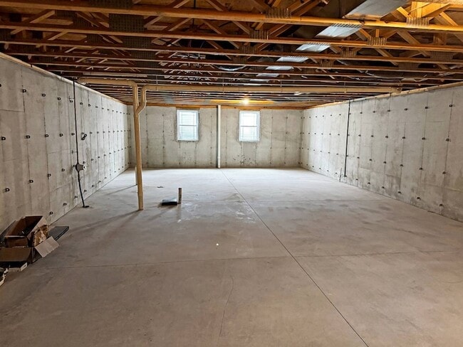 Building Photo - 119 W Murdock St