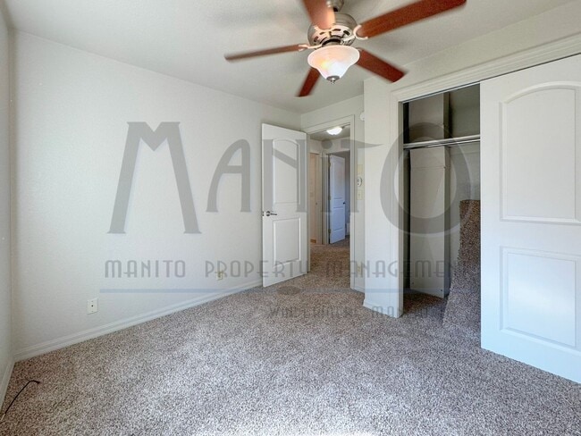 Building Photo - 521/523 E 11th Avenue Duplex