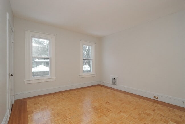 Building Photo - 61 Washington Rd