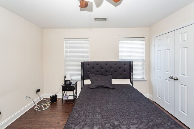 Building Photo - 3 Bedroom, 2.5 Bathroom Home in Eagle Run - Ladson