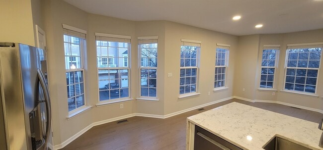 Building Photo - 13 McMartin Ct