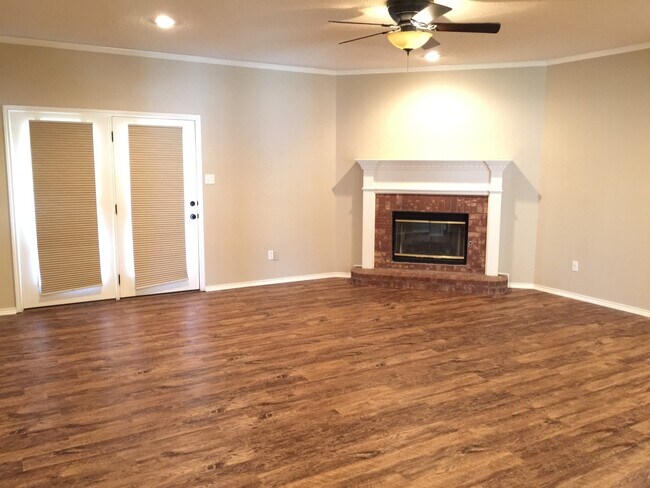 Building Photo - 3 Bed/ 2 Bath in Frenship LISD !