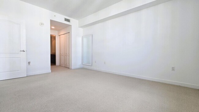 Building Photo - 410 Evernia St