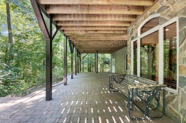 Building Photo - 6016 Glenthorne Dr