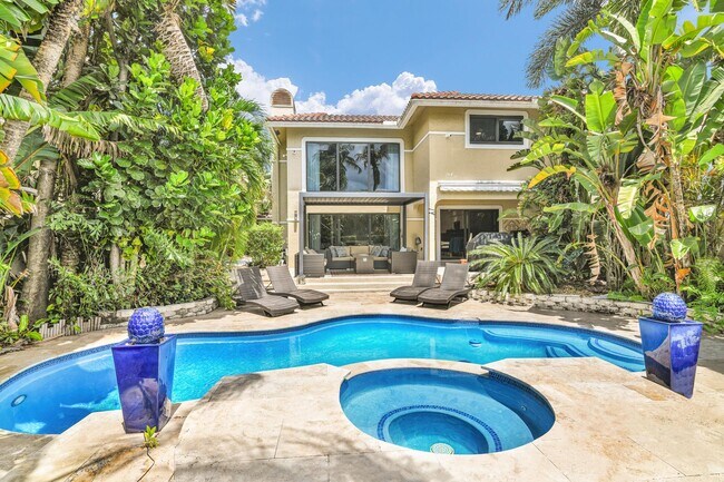 Building Photo - 753 Villa Portofino Cir