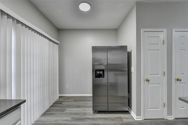 Building Photo - 903 Redwood Dr