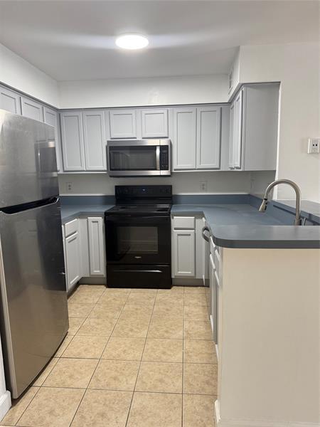 Building Photo - 7630 Westwood Dr