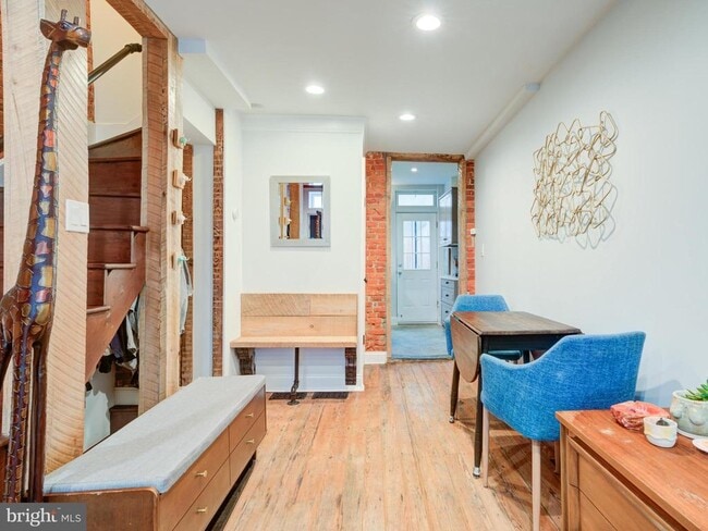 Building Photo - 1510 N Leithgow St