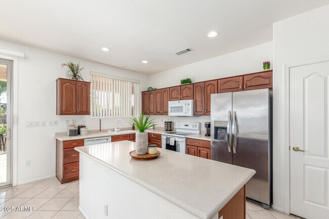 Building Photo - 16331 W Willow Creek Ln