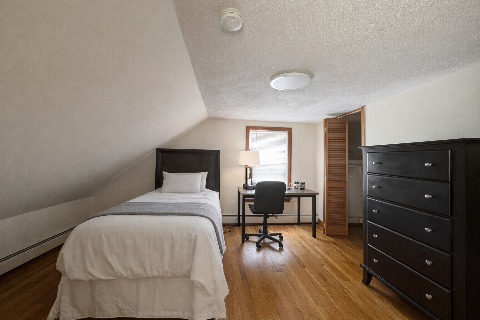 Building Photo - 585 Somerville Ave