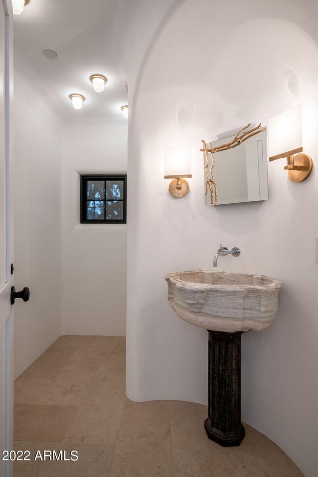 Building Photo - 6723 N Desert Fairways Dr