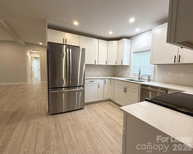 Building Photo - 4111 Brown Dr