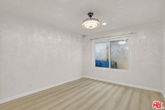 Building Photo - 7701 Baird Ave