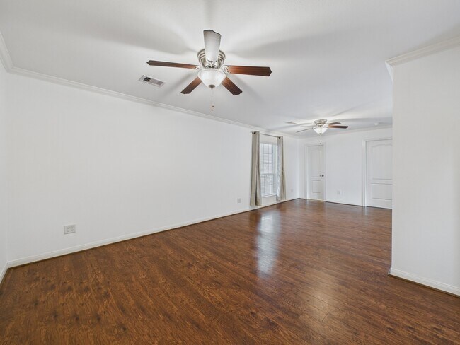 Building Photo - 5333 Richmond Ave.