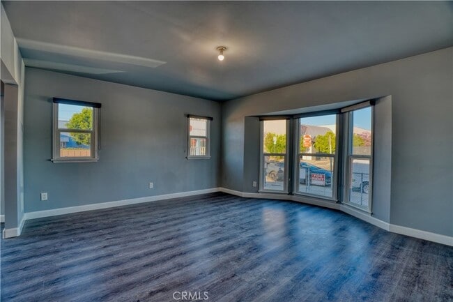 Building Photo - 127 S Townsend Ave