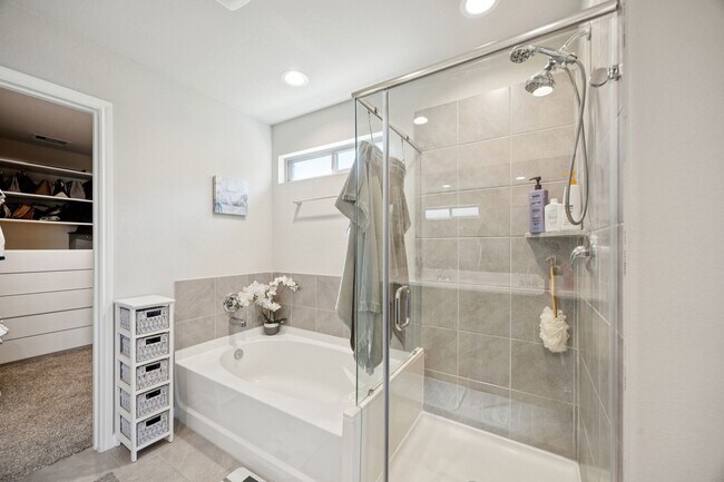 Building Photo - 21030 Albany Landing Ln