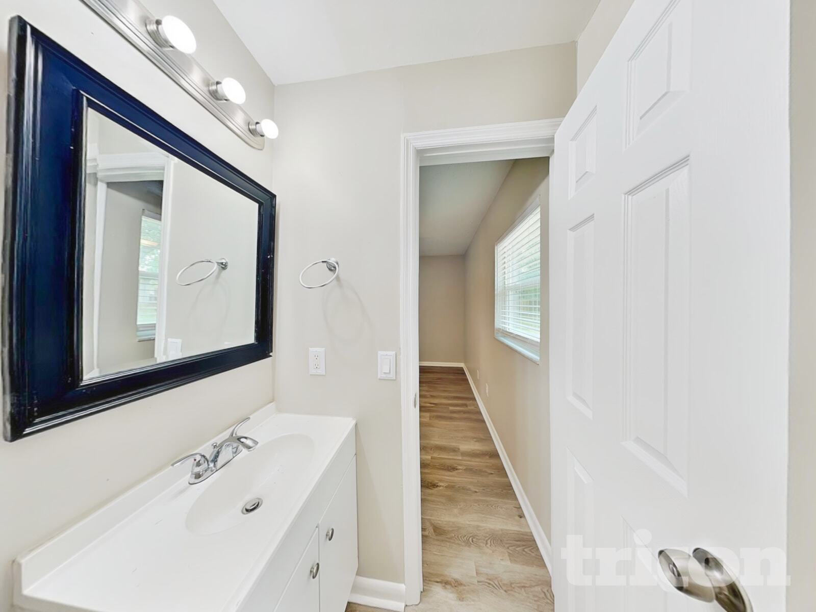 Building Photo - 1404 Fernwood Pl