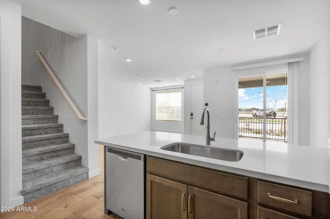 Building Photo - Luxurious Condo in Sterling Grove