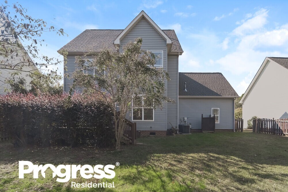 Building Photo - 8607 Castle Cliff Dr