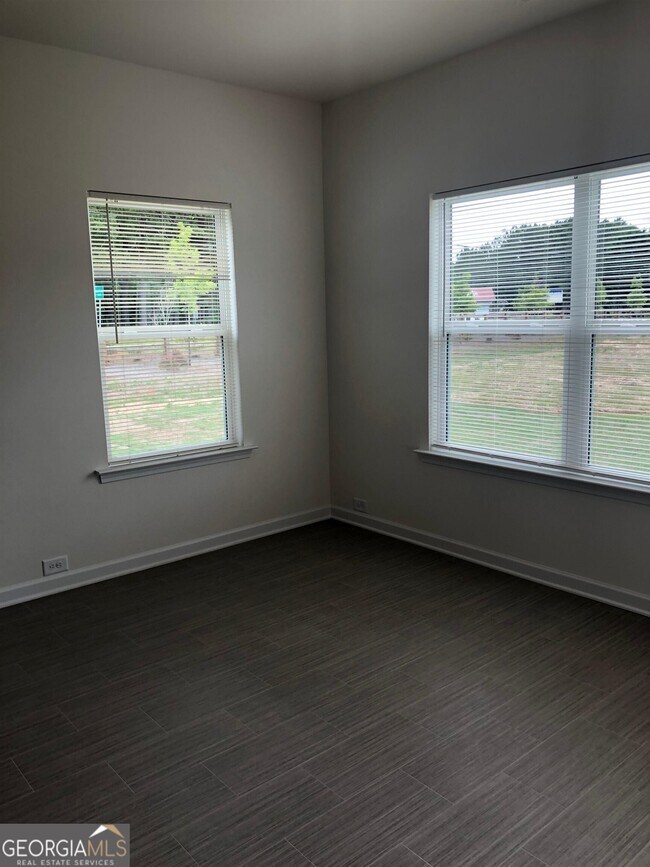 Building Photo - 1109 Day Dr