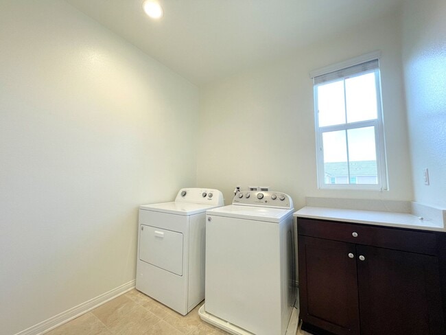 Building Photo - Two-Story 4-Bedroom Condo In Montclair's G...