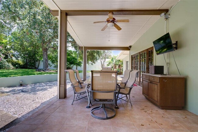 Building Photo - 215 Garden Cir