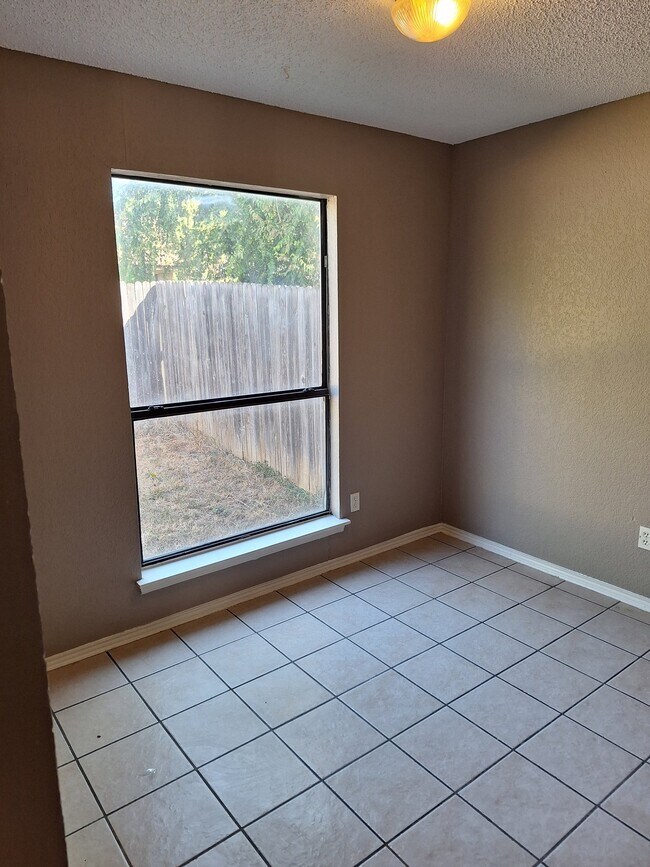 Building Photo - 4525 Compass Ct