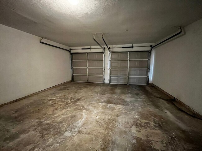 Building Photo - 6223 Brookgate Dr