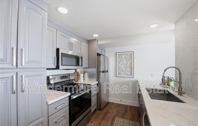 Building Photo - 1415 2nd Ave