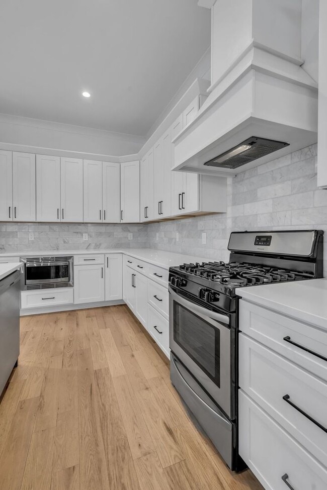 Building Photo - Modern Living in Wedgewood Houston